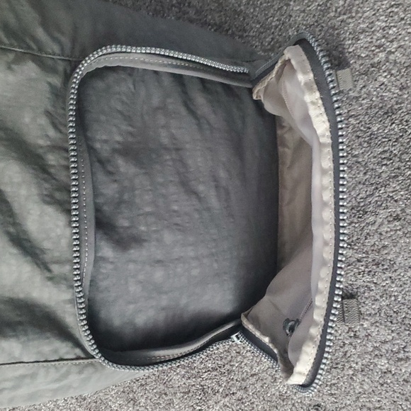 Backpack - Picture 7 of 9